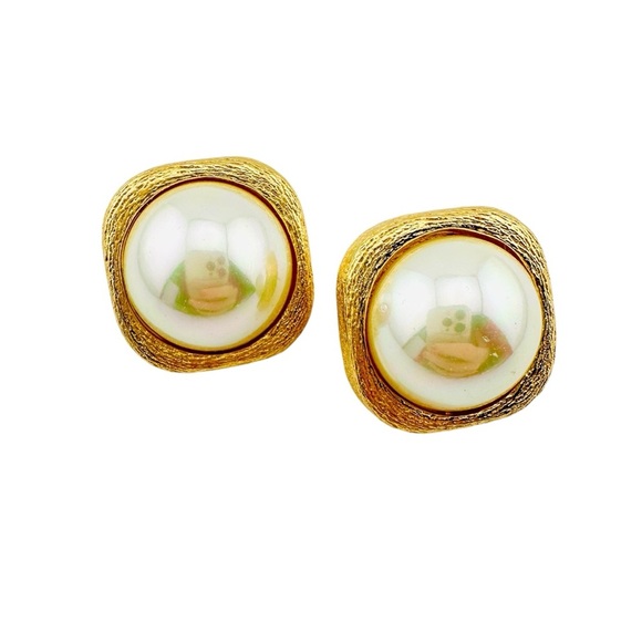 Vintage Christian Dior Cabochon Faux Pearl Textured Gold Plated Earrings - Rare - Picture 1 of 8